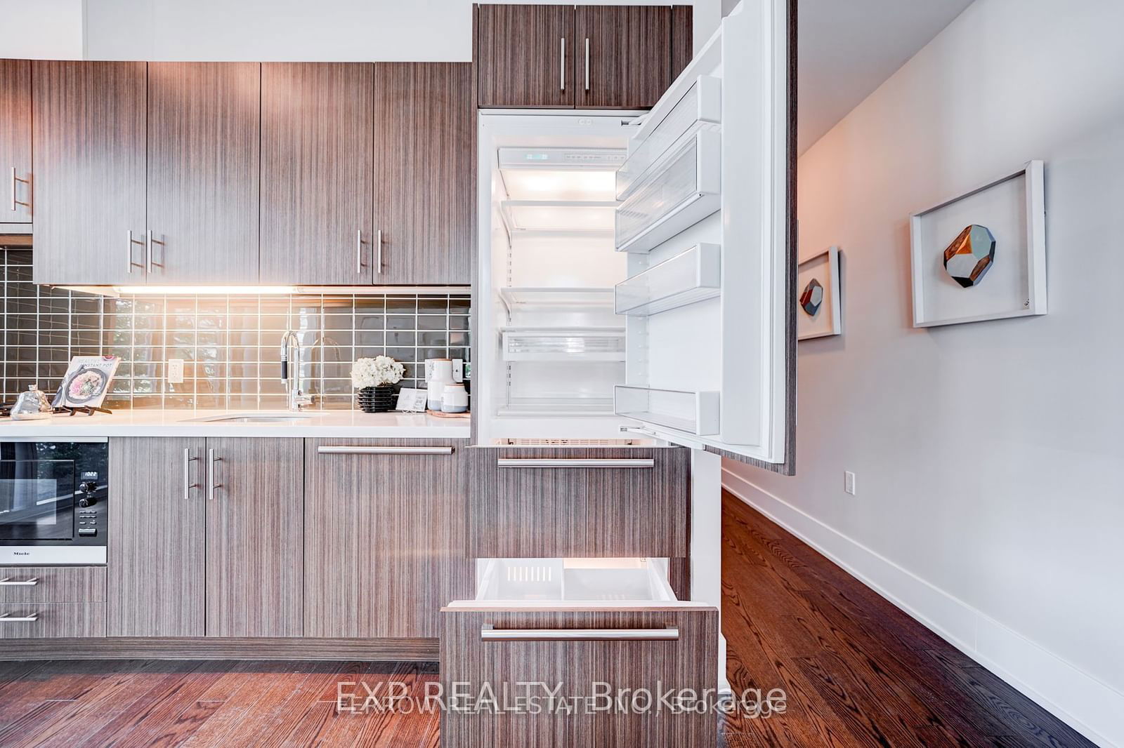 39 Queens Quay E, unit 101 for rent