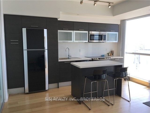 386 Yonge St, unit 4211 for rent