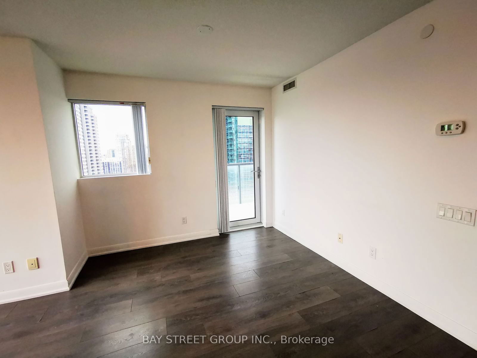 5168 Yonge St, unit 2212 for rent