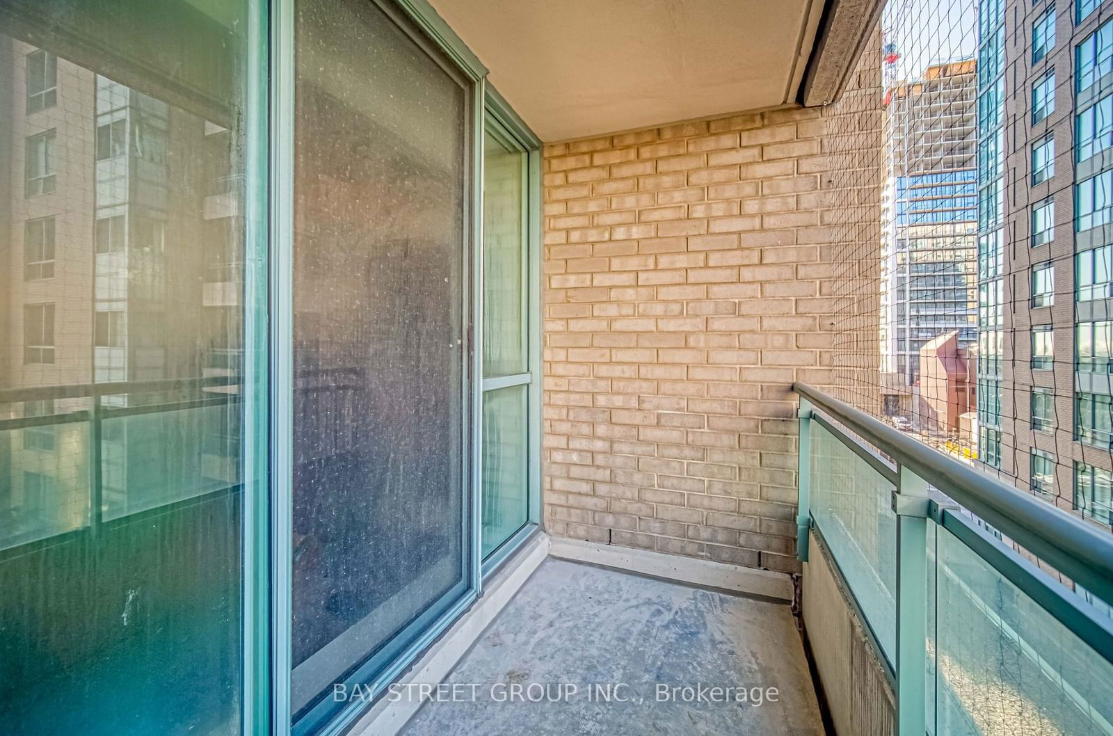 39 Pemberton Ave, unit 601 for sale