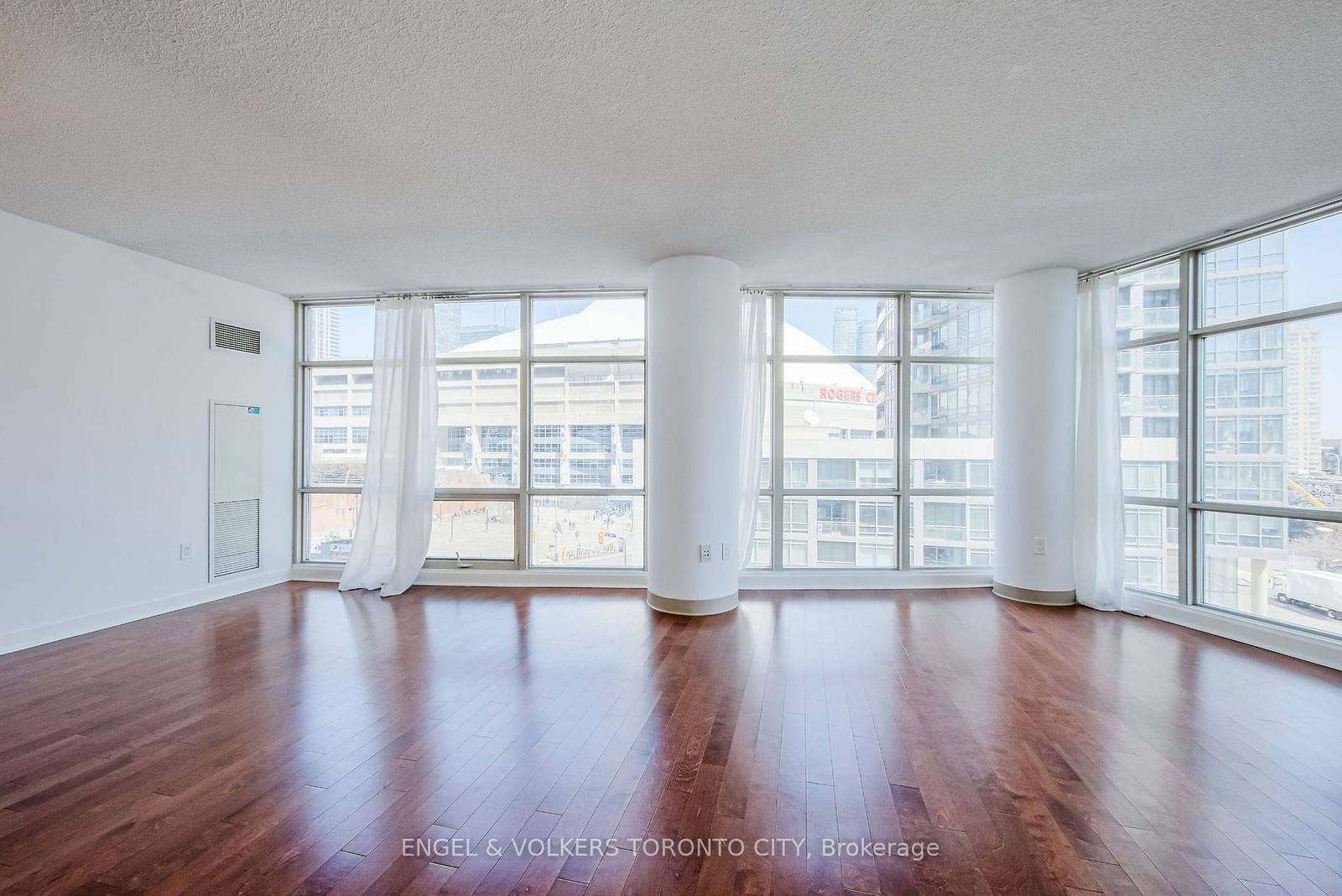 10 Navy Wharf Crt, unit 609 for rent