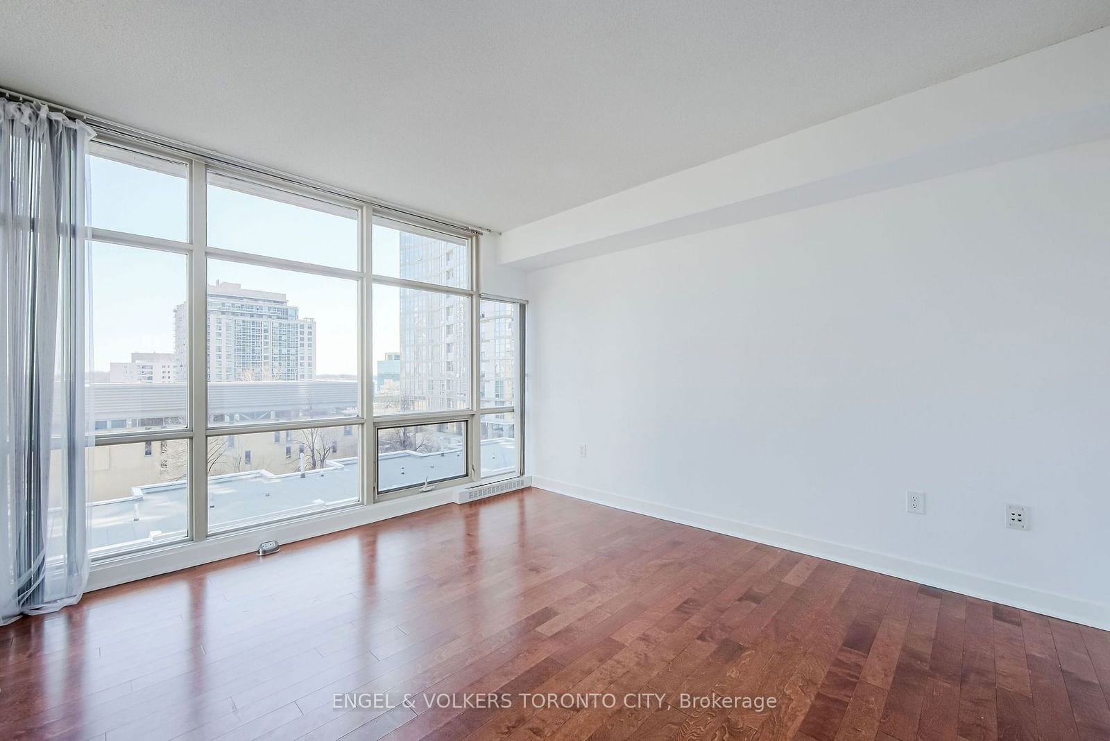 10 Navy Wharf Crt, unit 609 for rent