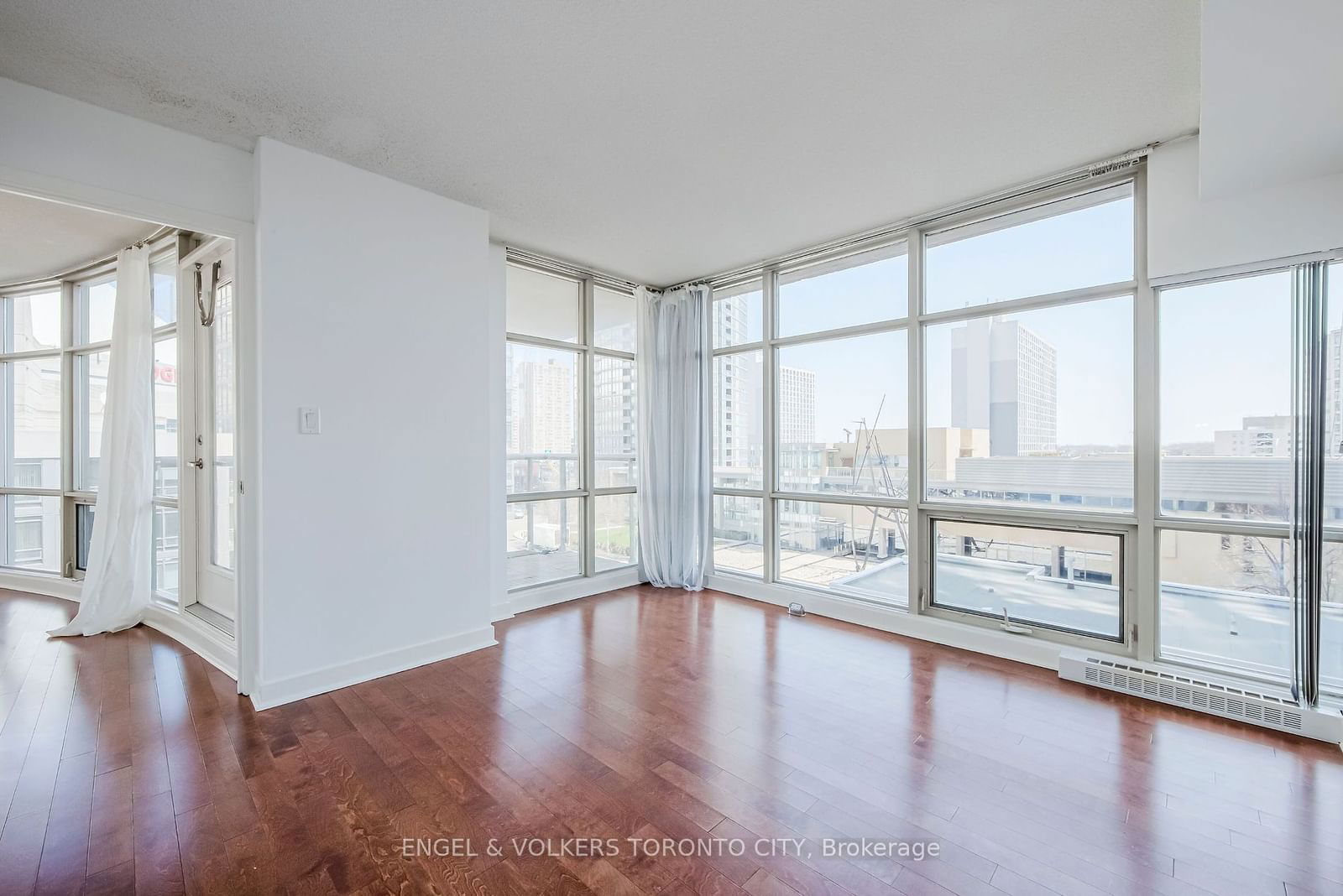 10 Navy Wharf Crt, unit 609 for rent