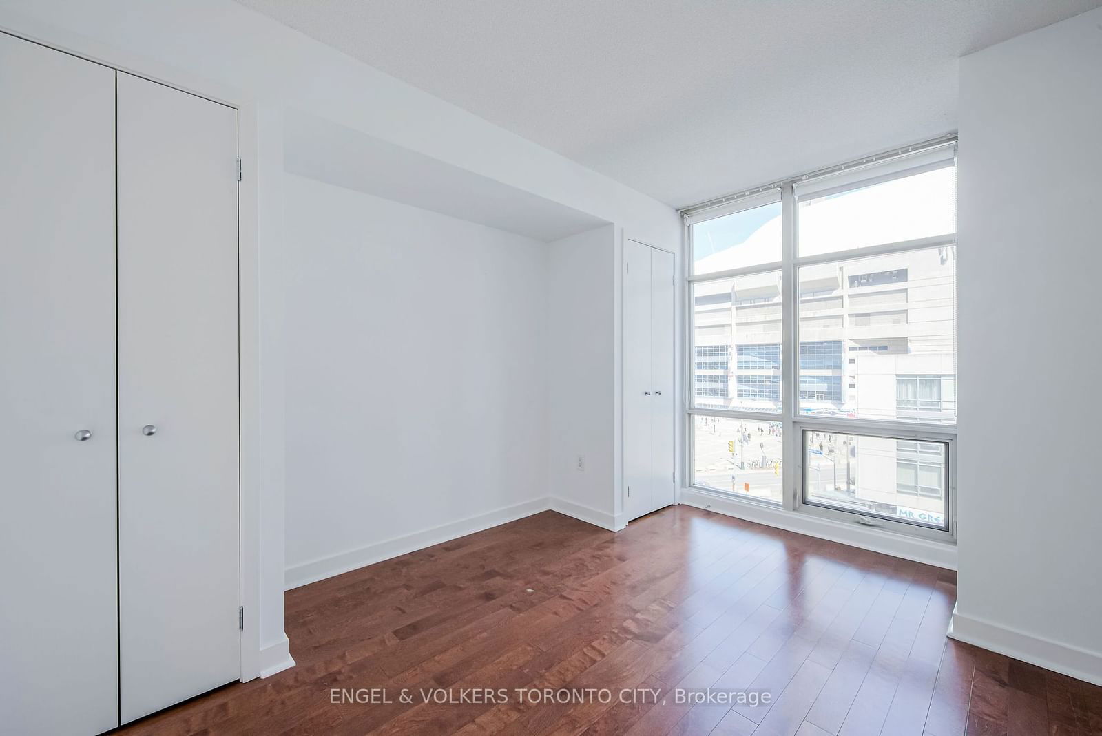 10 Navy Wharf Crt, unit 609 for rent