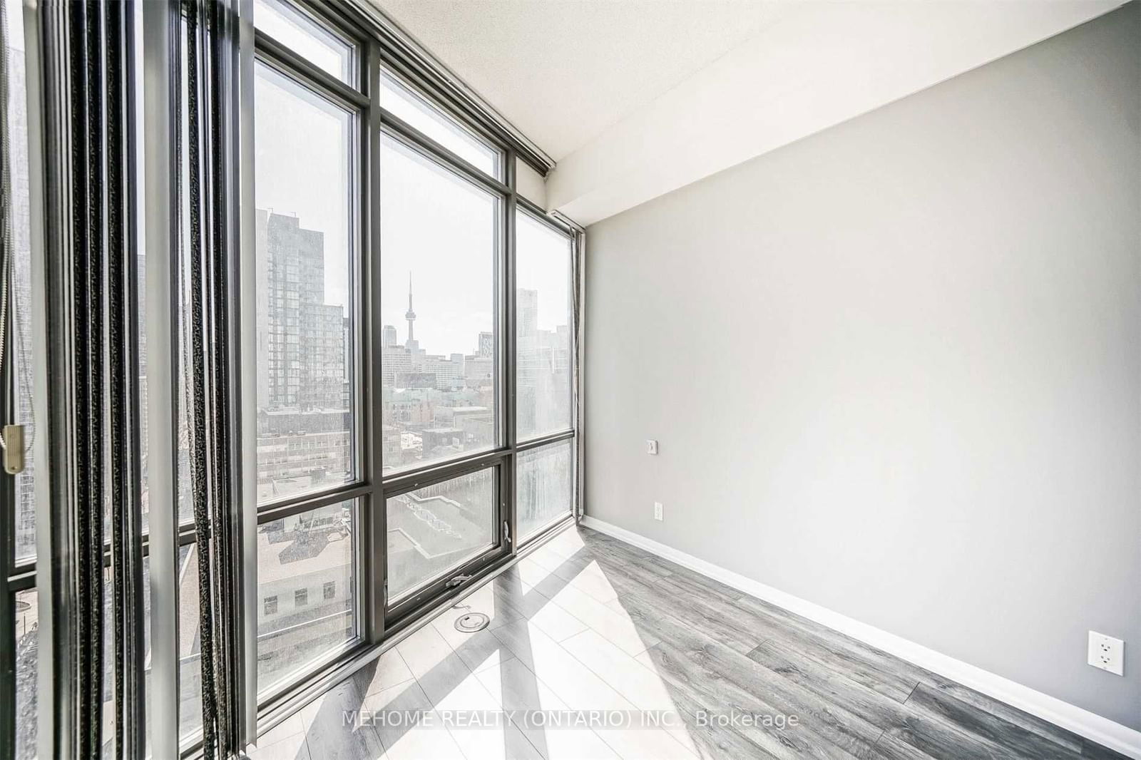 832 Bay St, unit 1609 for rent