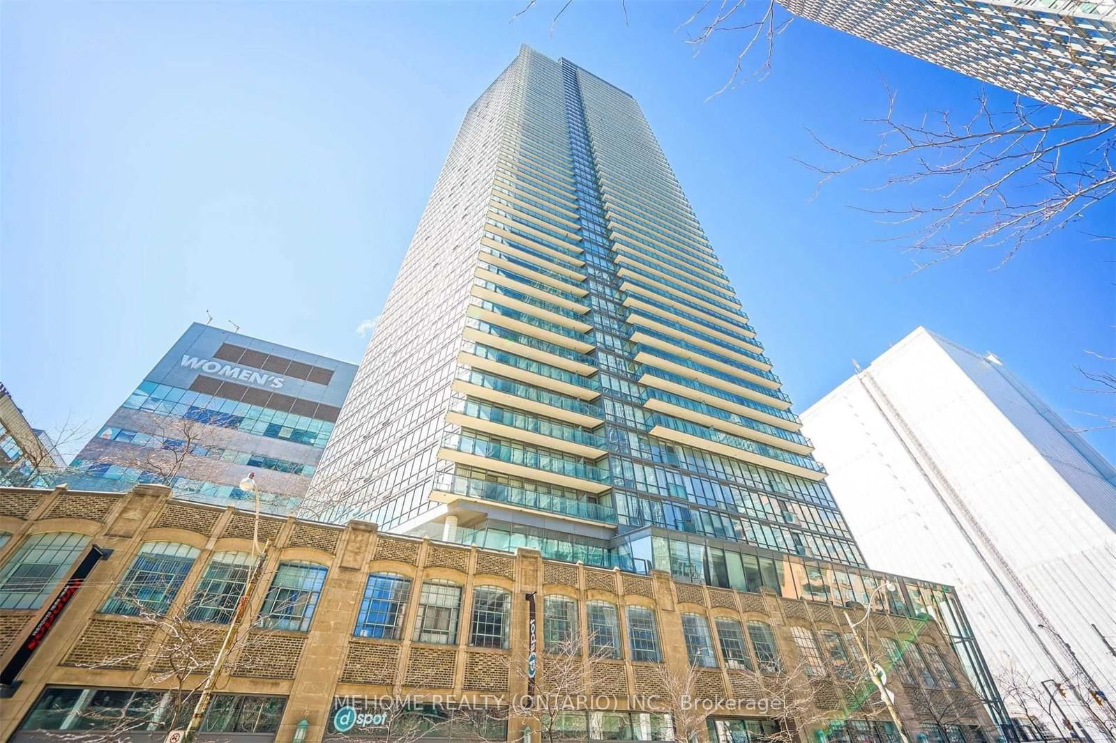 832 Bay St, unit 1609 for rent