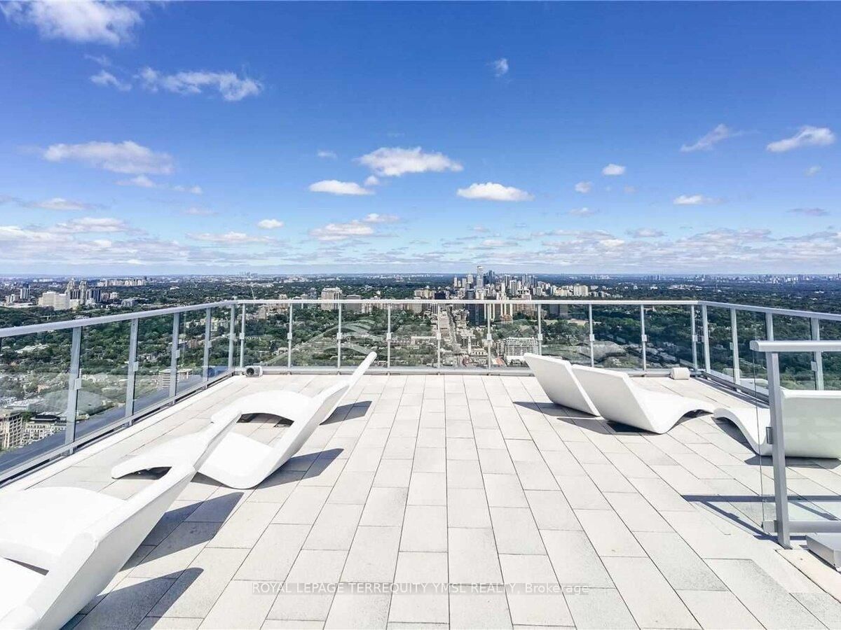 1 Yorkville Ave, unit 1601 for sale