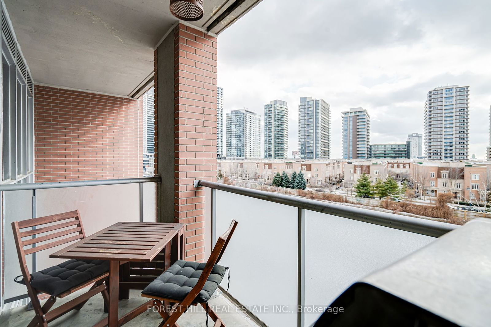 1 Shaw St, unit 613 for rent