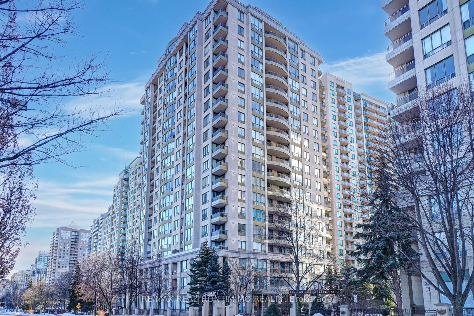 256 Doris Ave, unit 2002 for sale