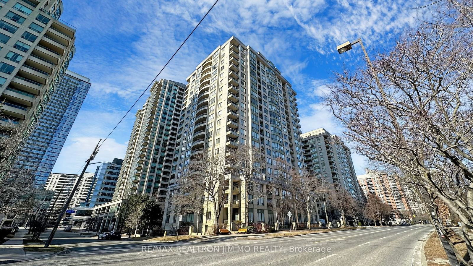 256 Doris Ave, unit 2002 for sale