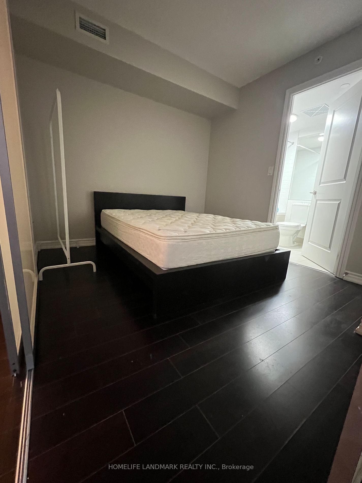 386 Yonge St, unit 2214 for rent