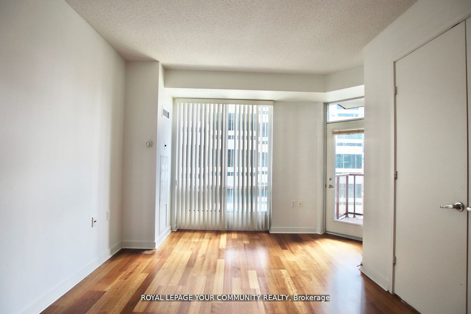 85 Bloor St E, unit 909 for sale