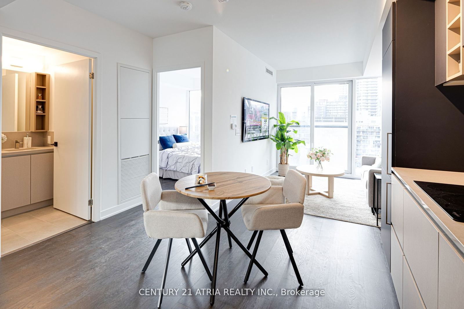 319 Jarvis St, unit 915 for sale