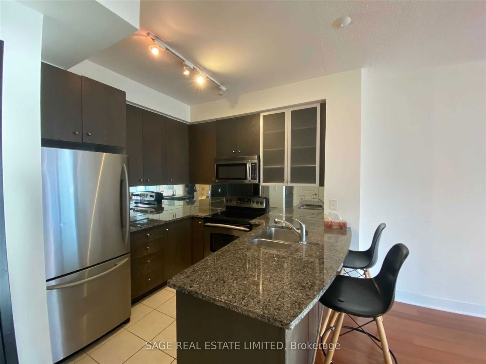 18 Yorkville Ave, unit 1204 for rent