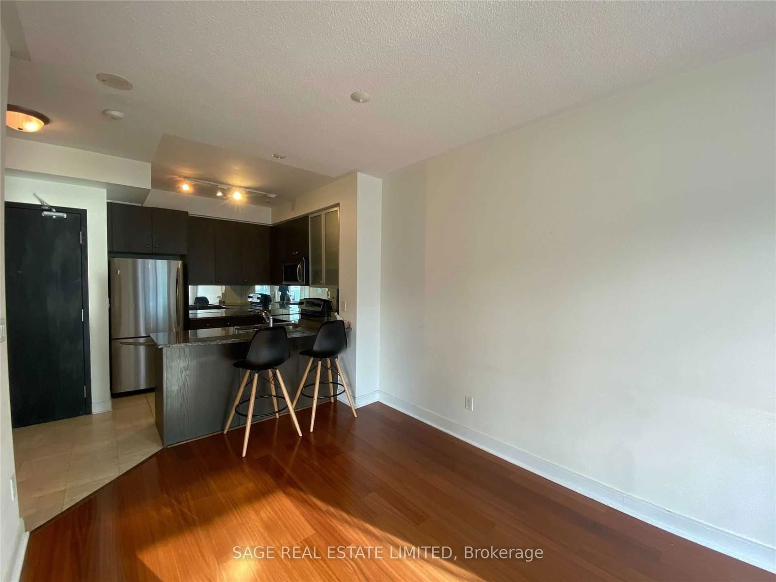 18 Yorkville Ave, unit 1204 for rent