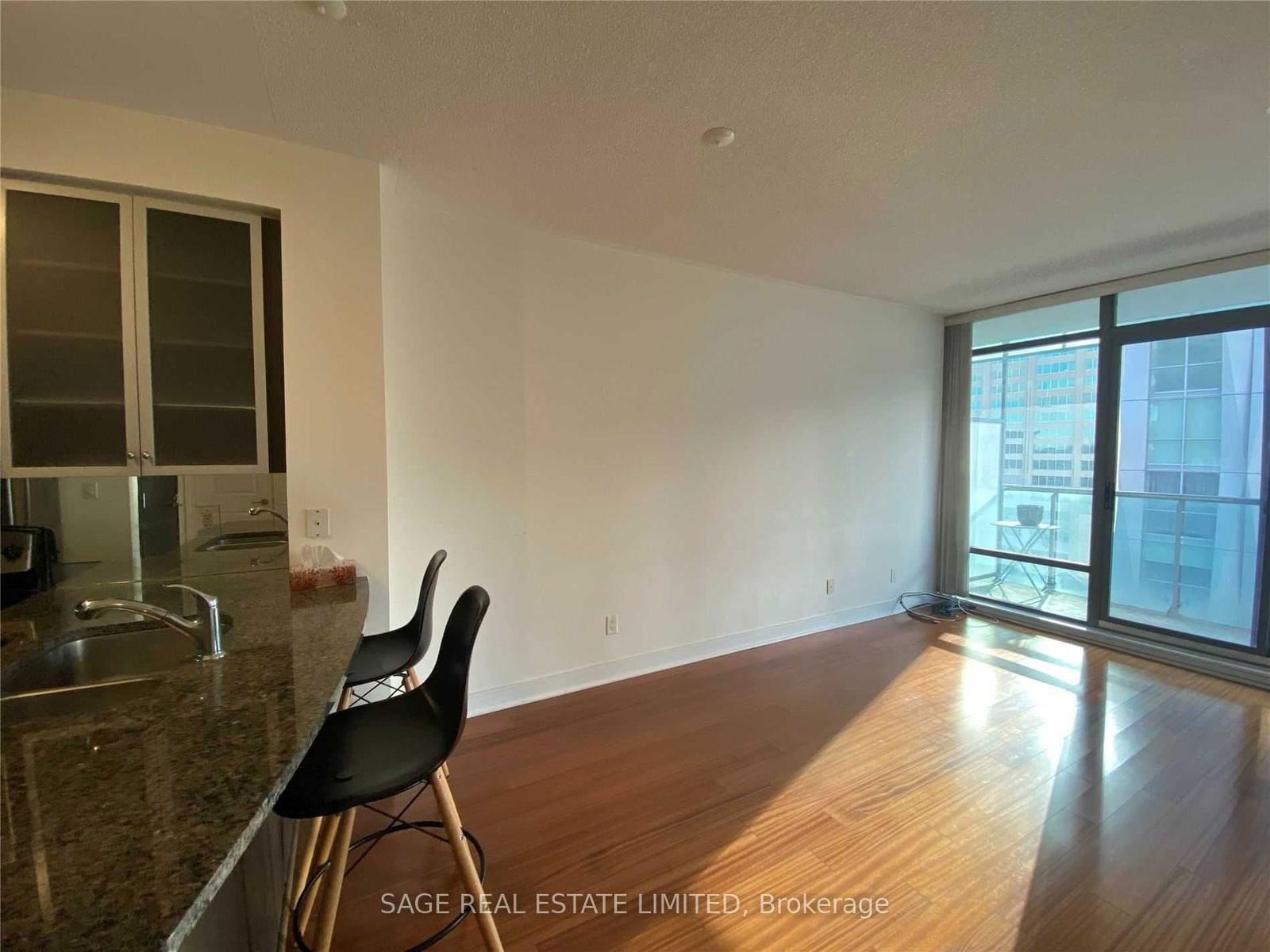 18 Yorkville Ave, unit 1204 for rent