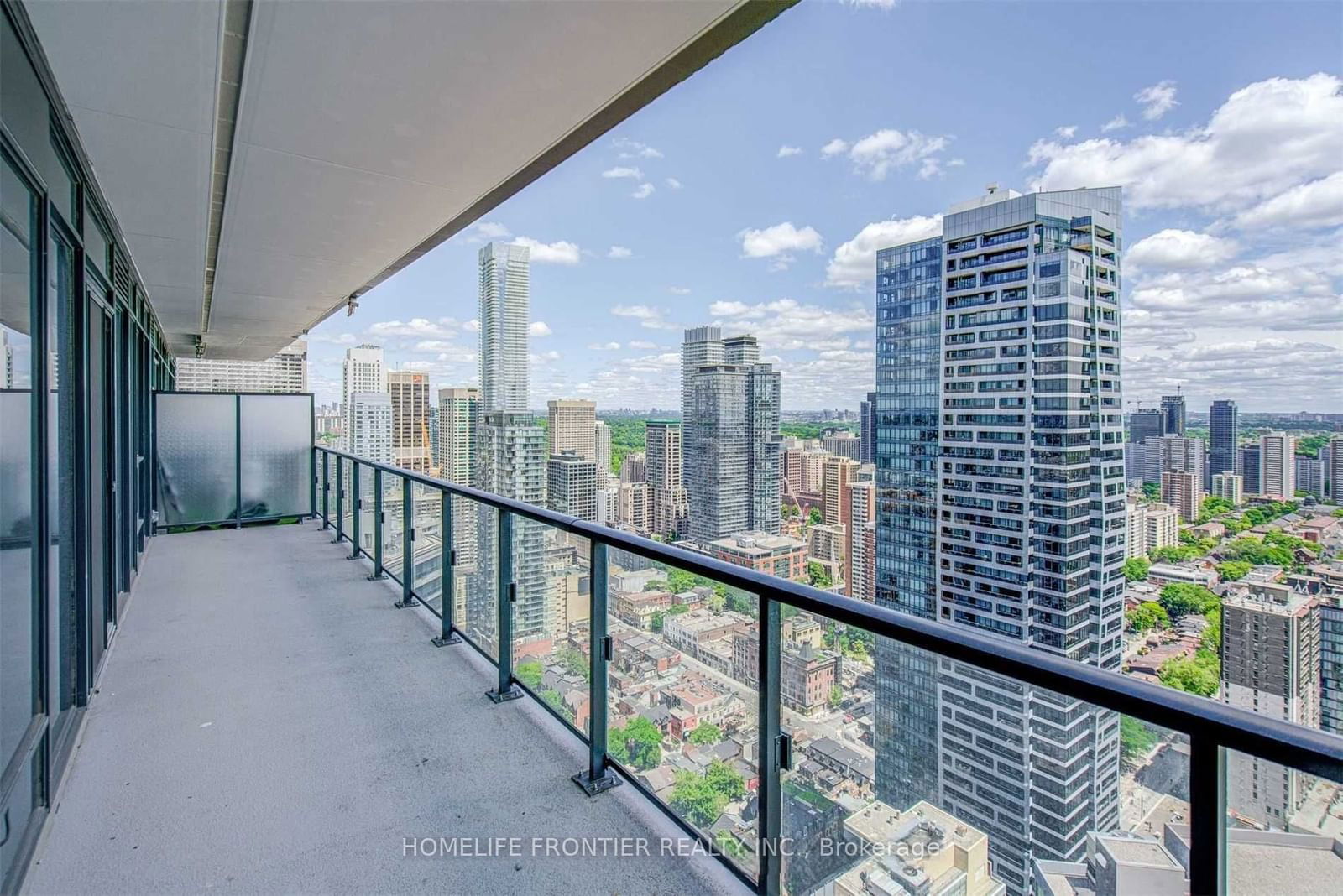 955 Bay St, unit 3901 for rent