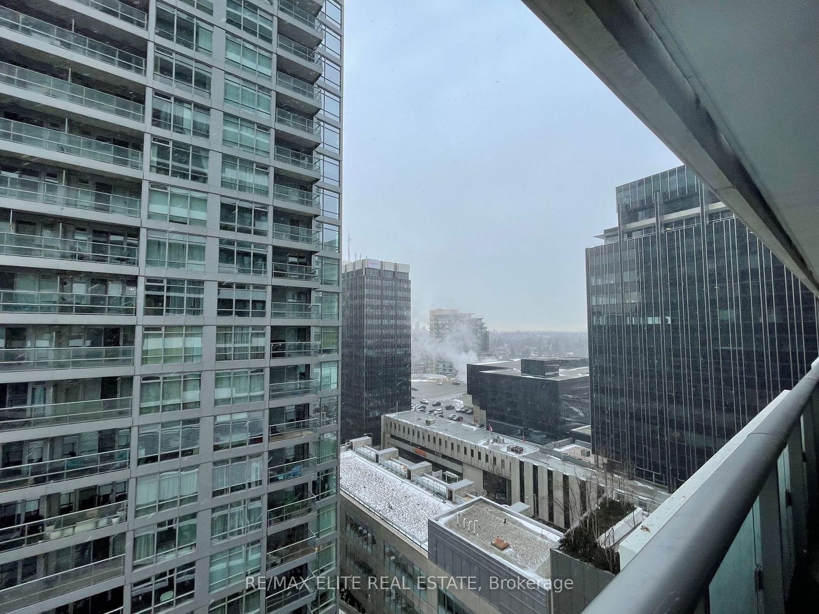 2221 Yonge St, unit 1105 for rent