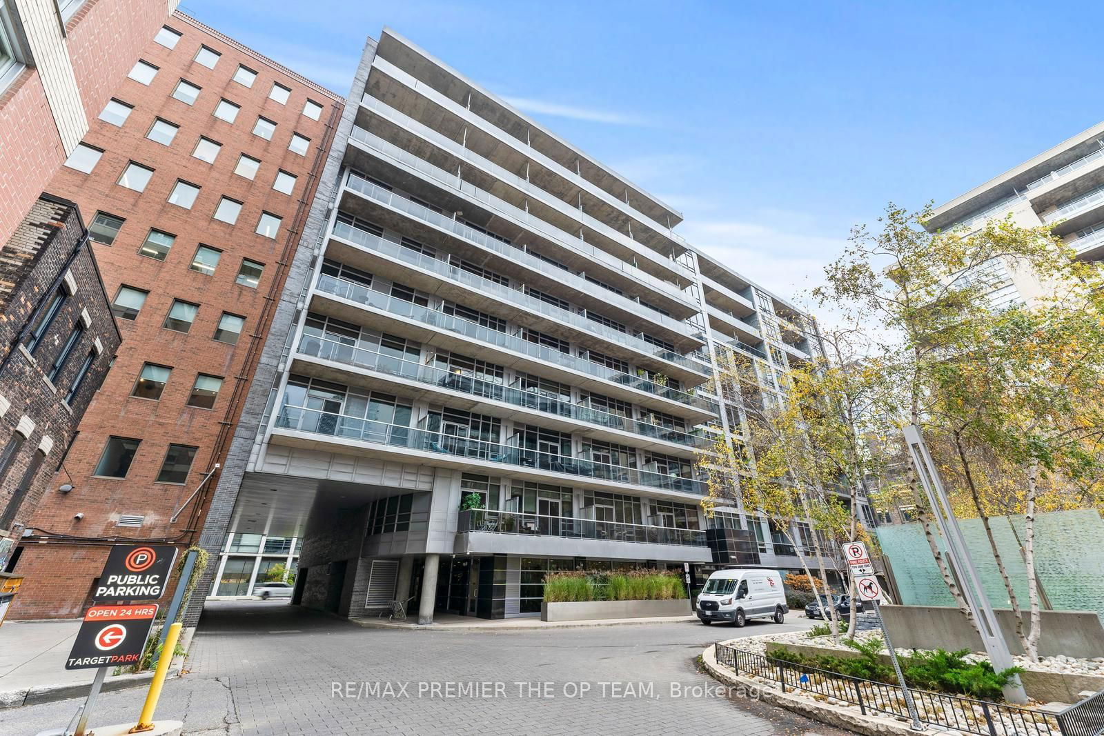 399 Adelaide St W, unit 203 for rent