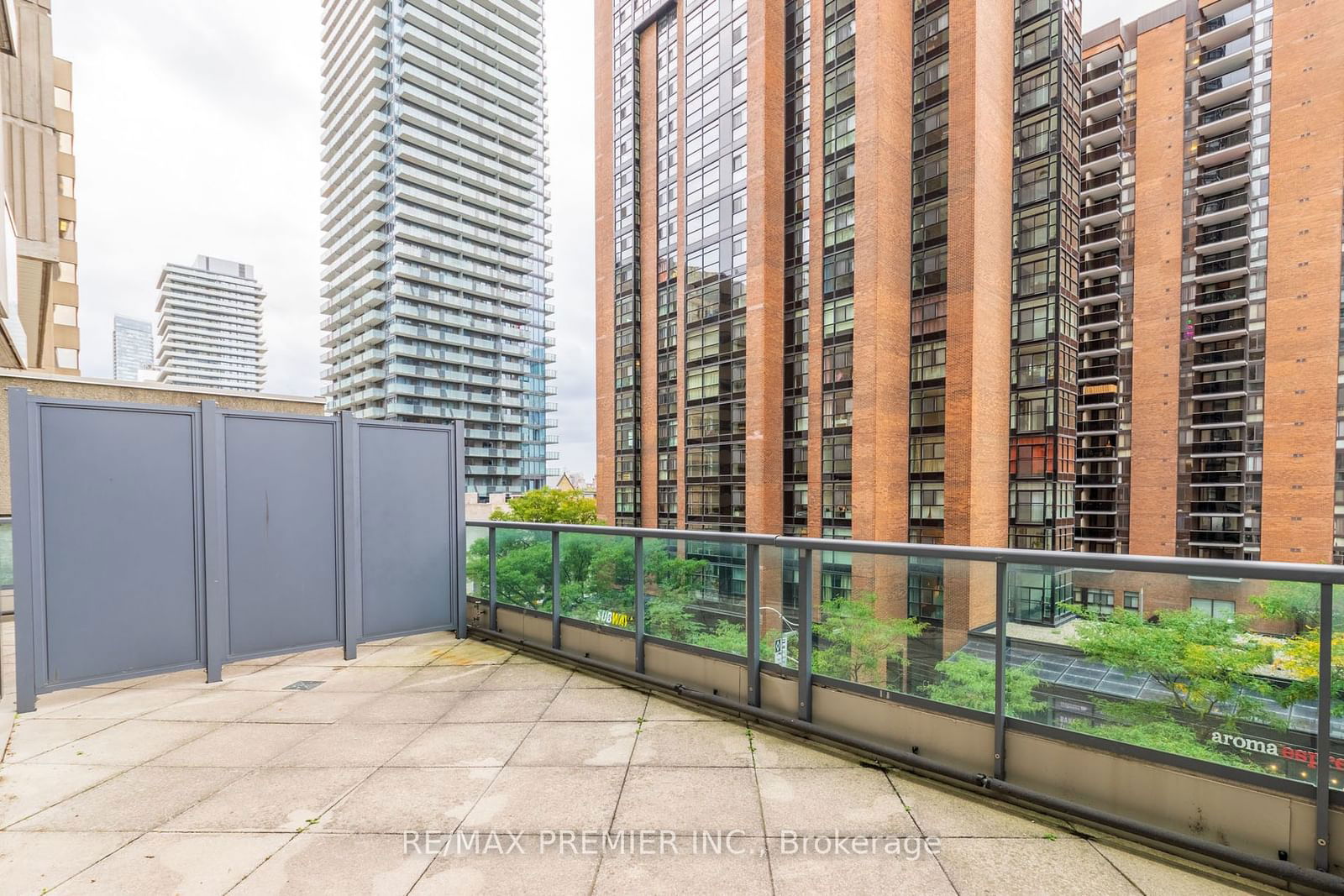 1121 Bay St, unit 402 for rent