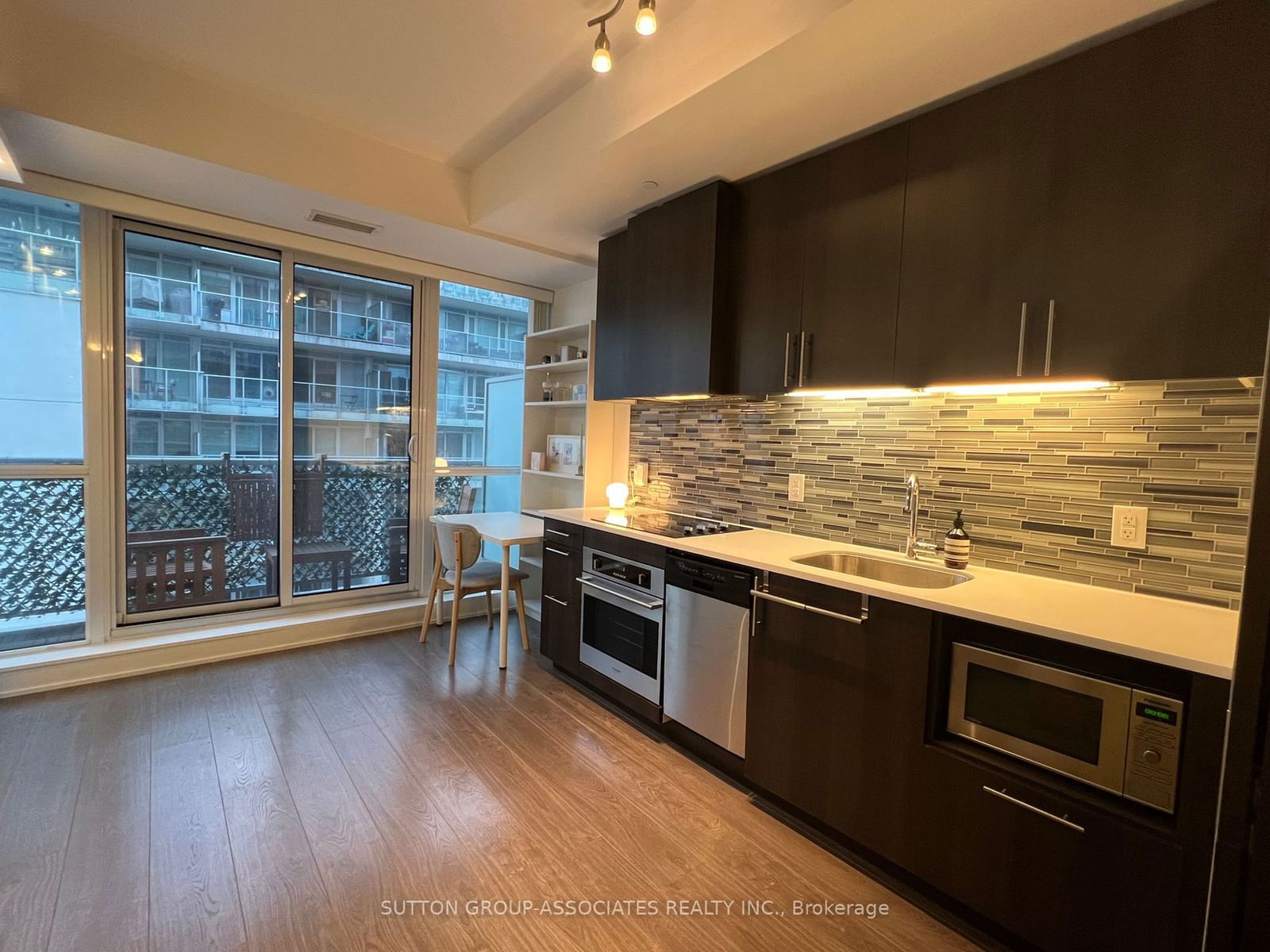 508 Wellington St W, unit 706 for rent