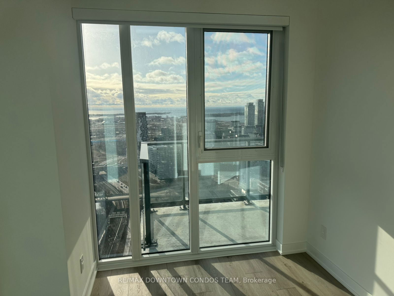 5 Defries St, unit 3502 for rent