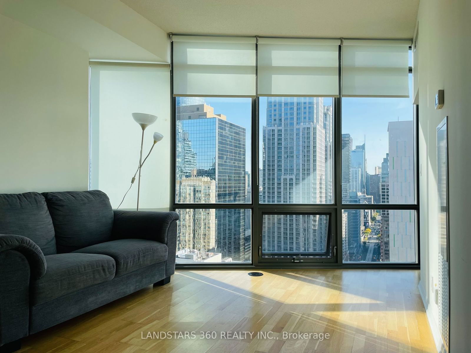 832 Bay St, unit 2509 for rent