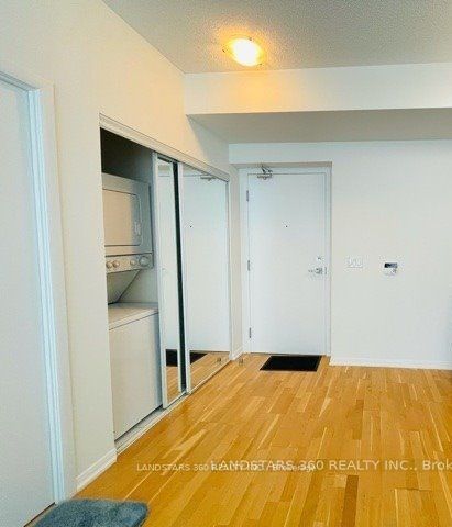 832 Bay St, unit 2509 for rent