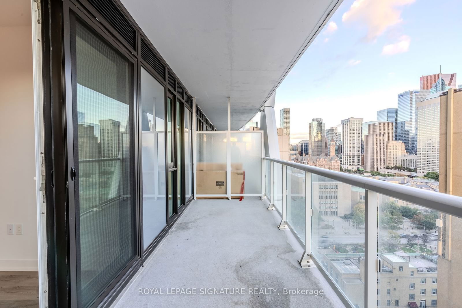 230 Simcoe St, unit 1532 for sale