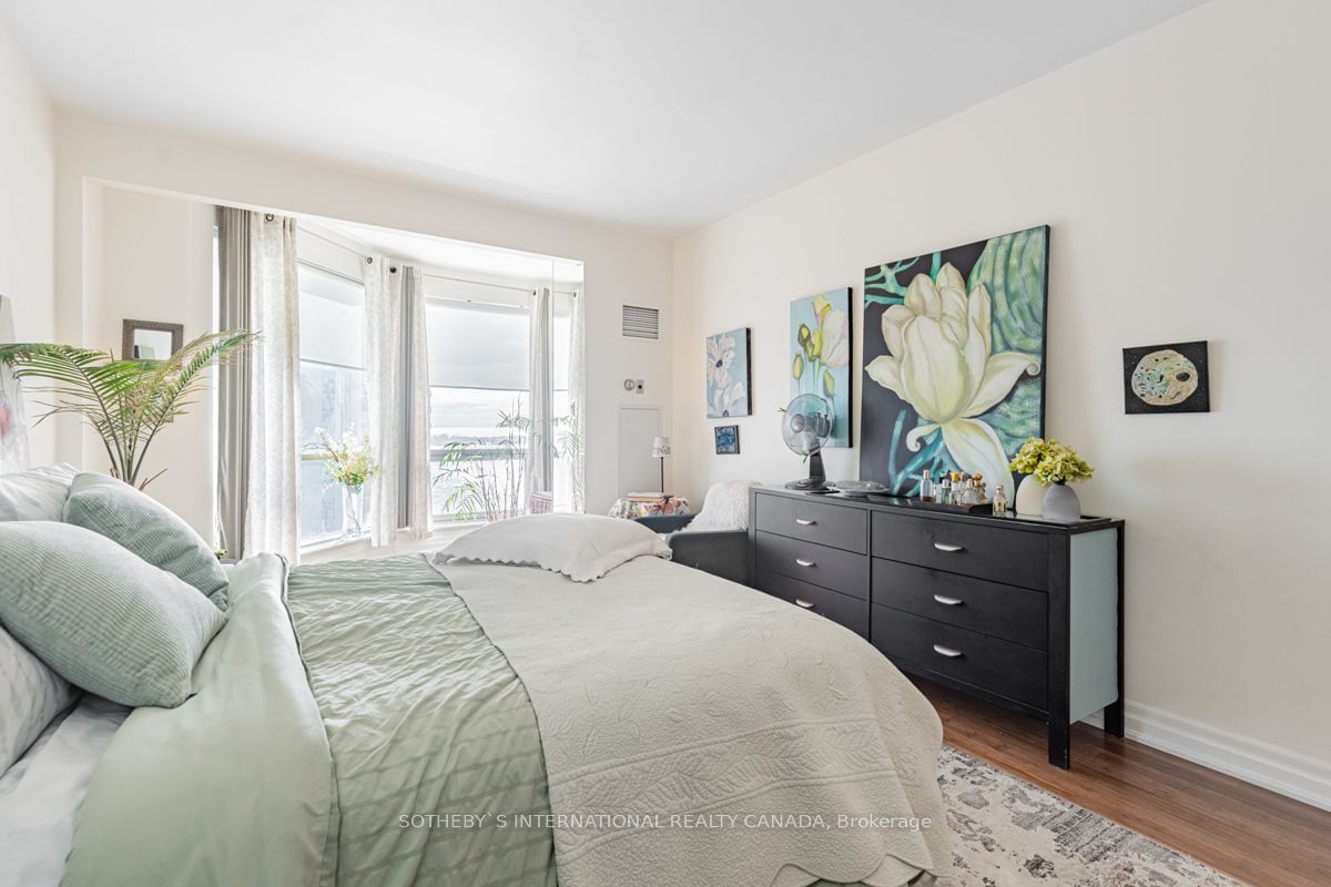 10 Queens Quay W, unit 2305 for sale