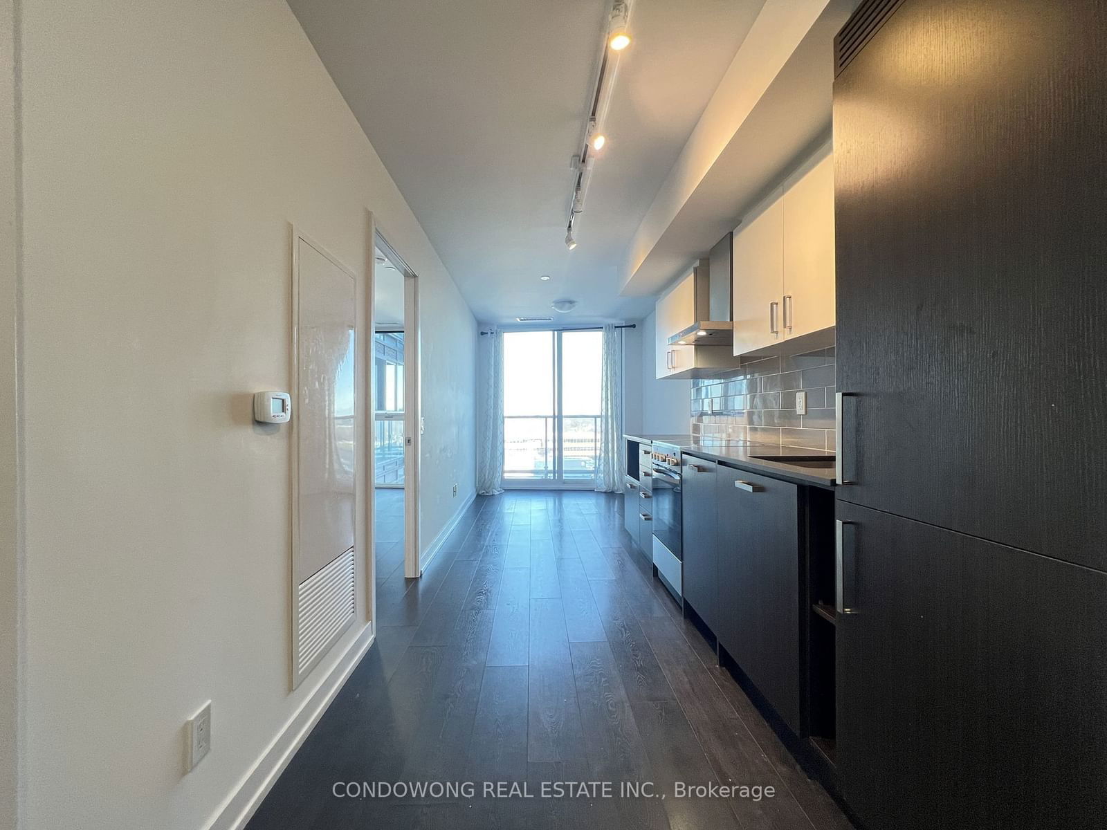 125 Redpath Ave E, unit 717 for rent