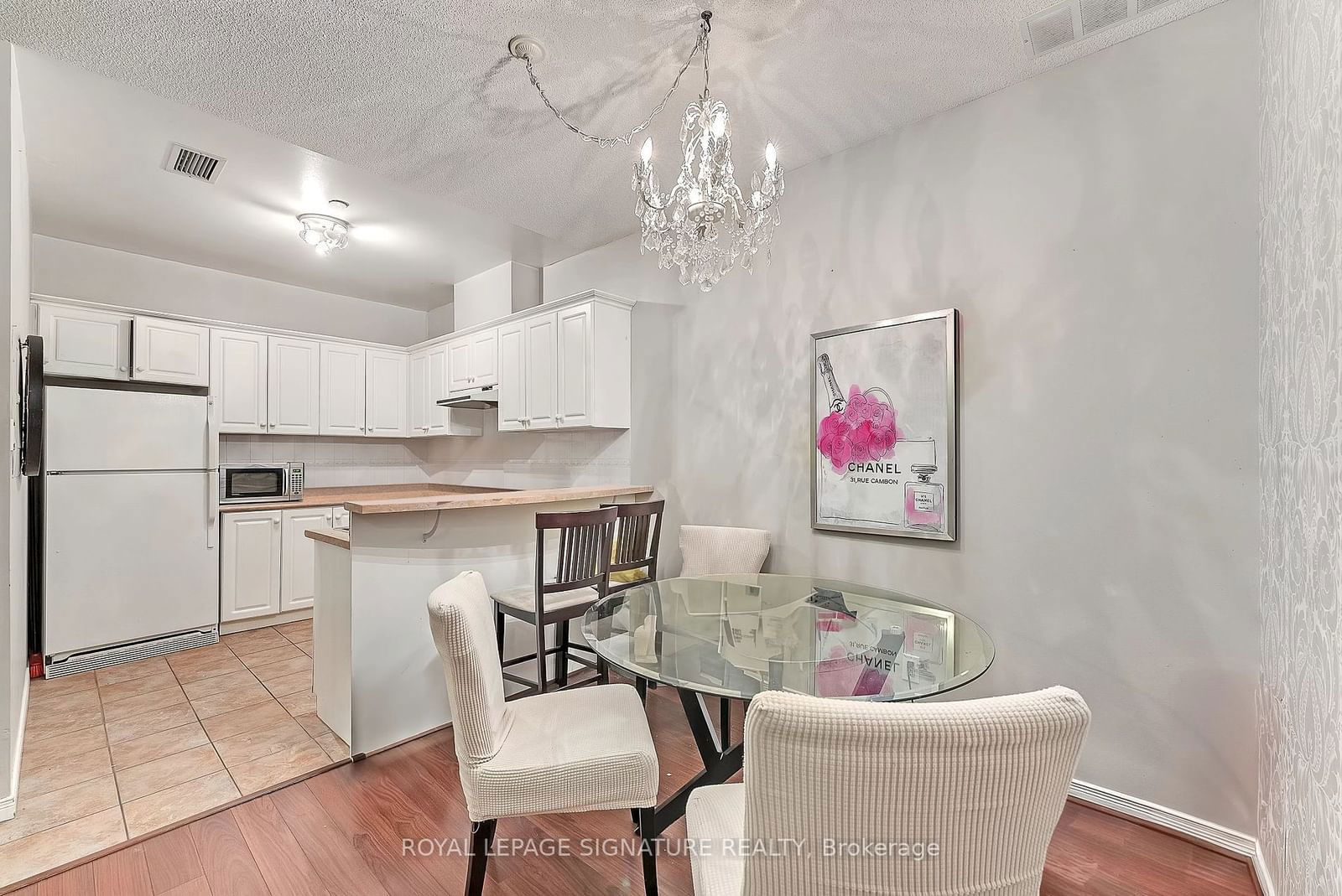 393 King St W, unit 605 for sale