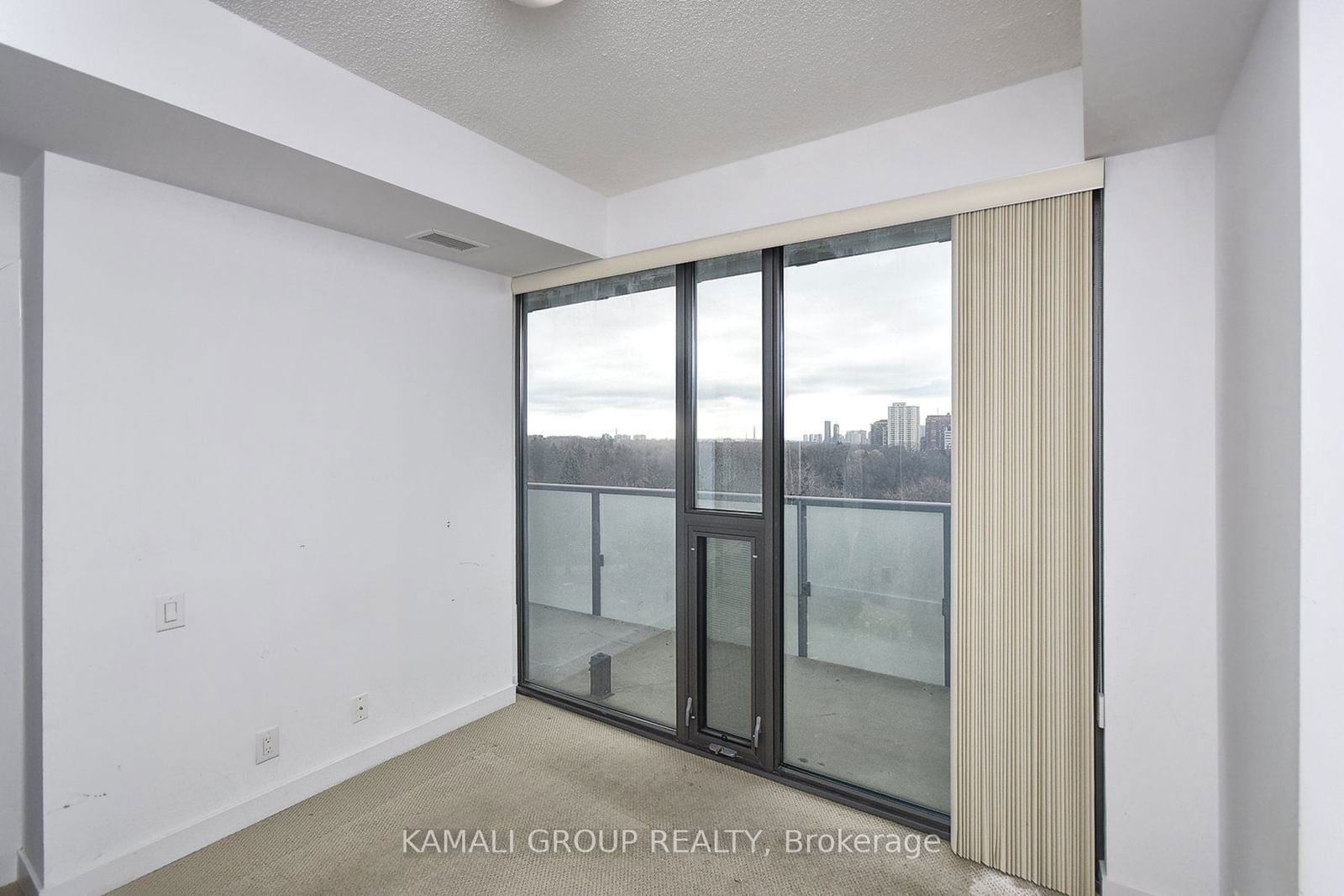 1815 Yonge St, unit 901 for rent