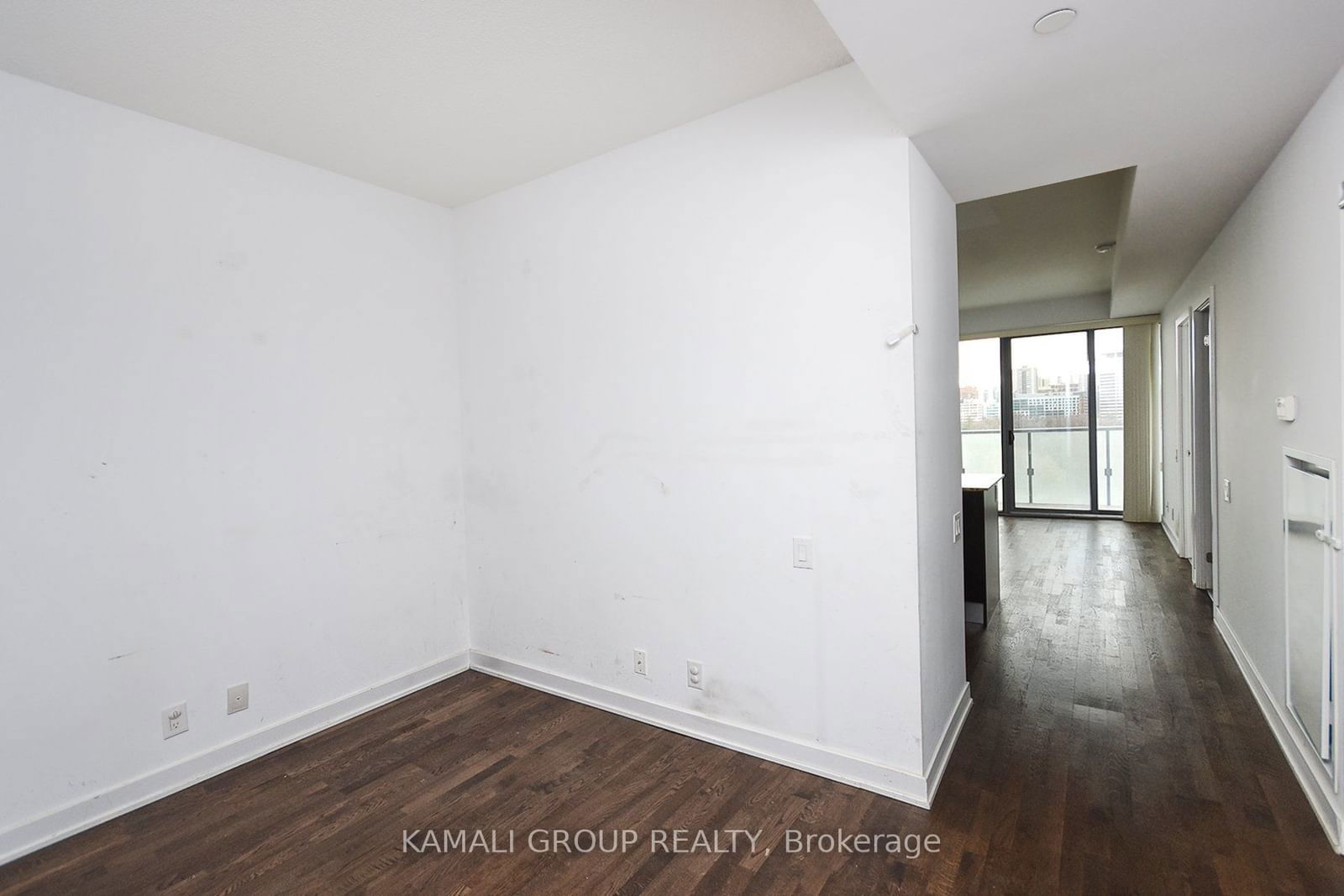 1815 Yonge St, unit 901 for rent