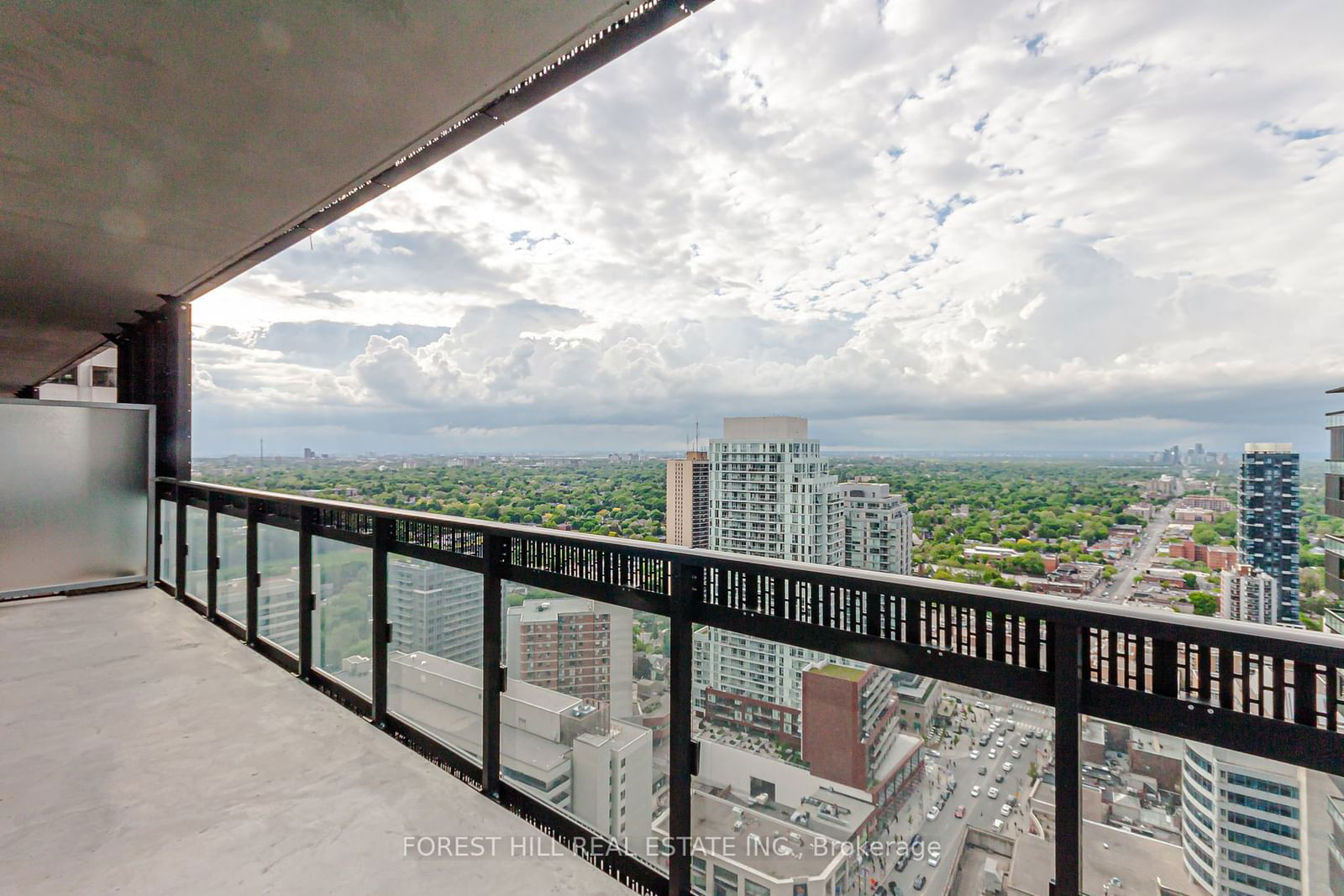 8 Eglinton Ave E, unit 3008 for rent