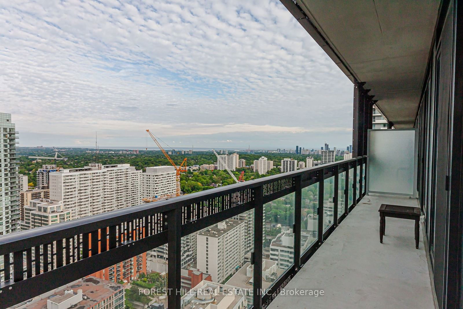 8 Eglinton Ave E, unit 3008 for rent