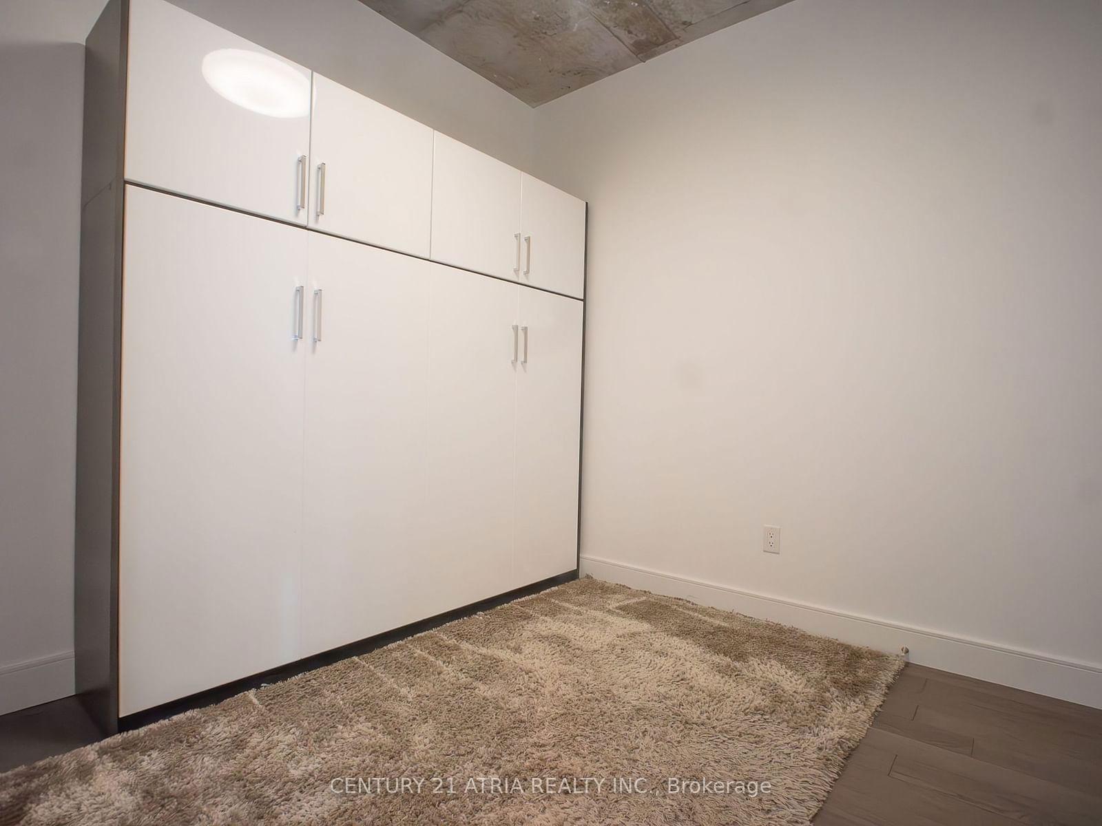 375 King St, unit 902 for rent