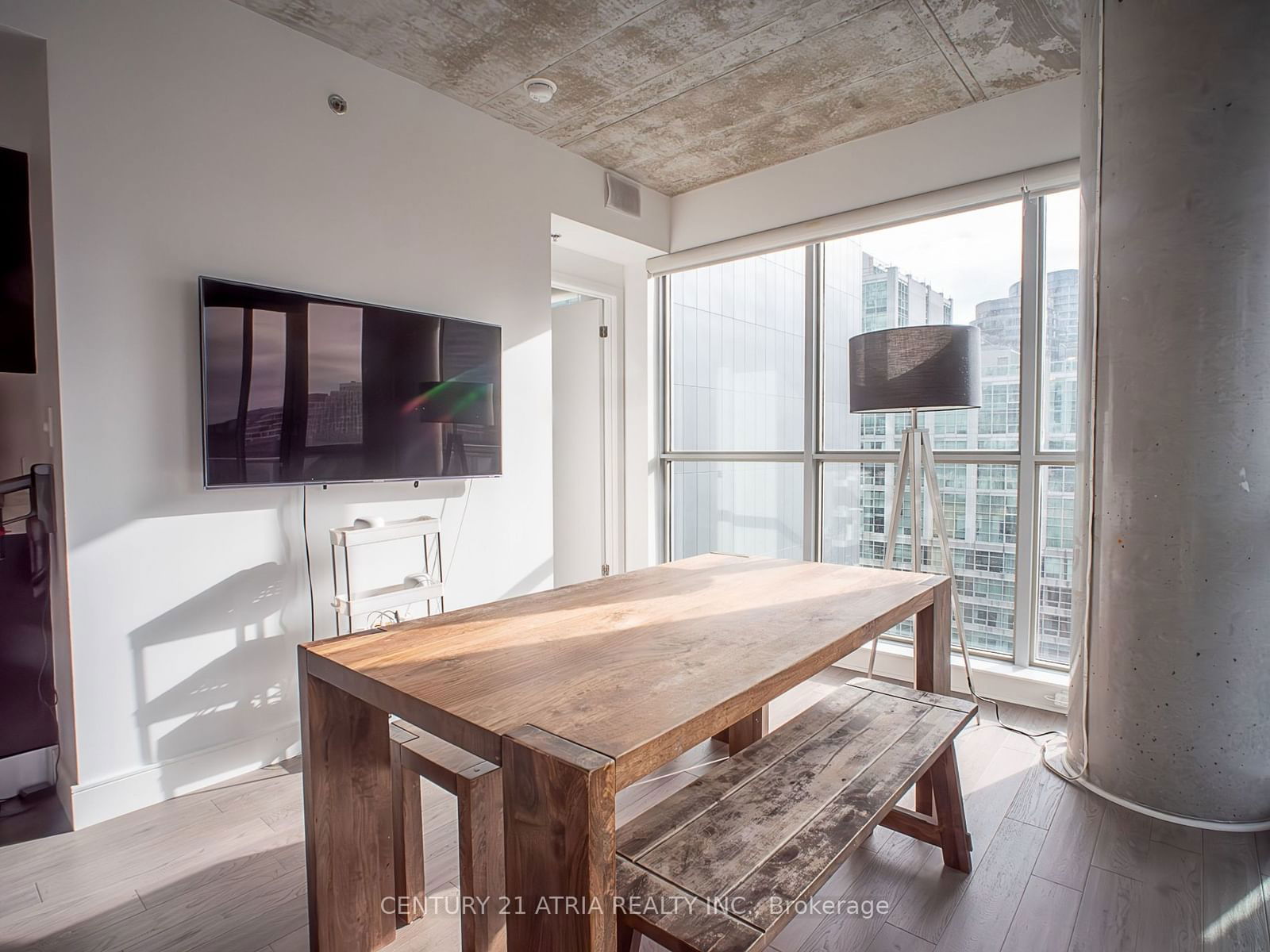 375 King St, unit 902 for rent