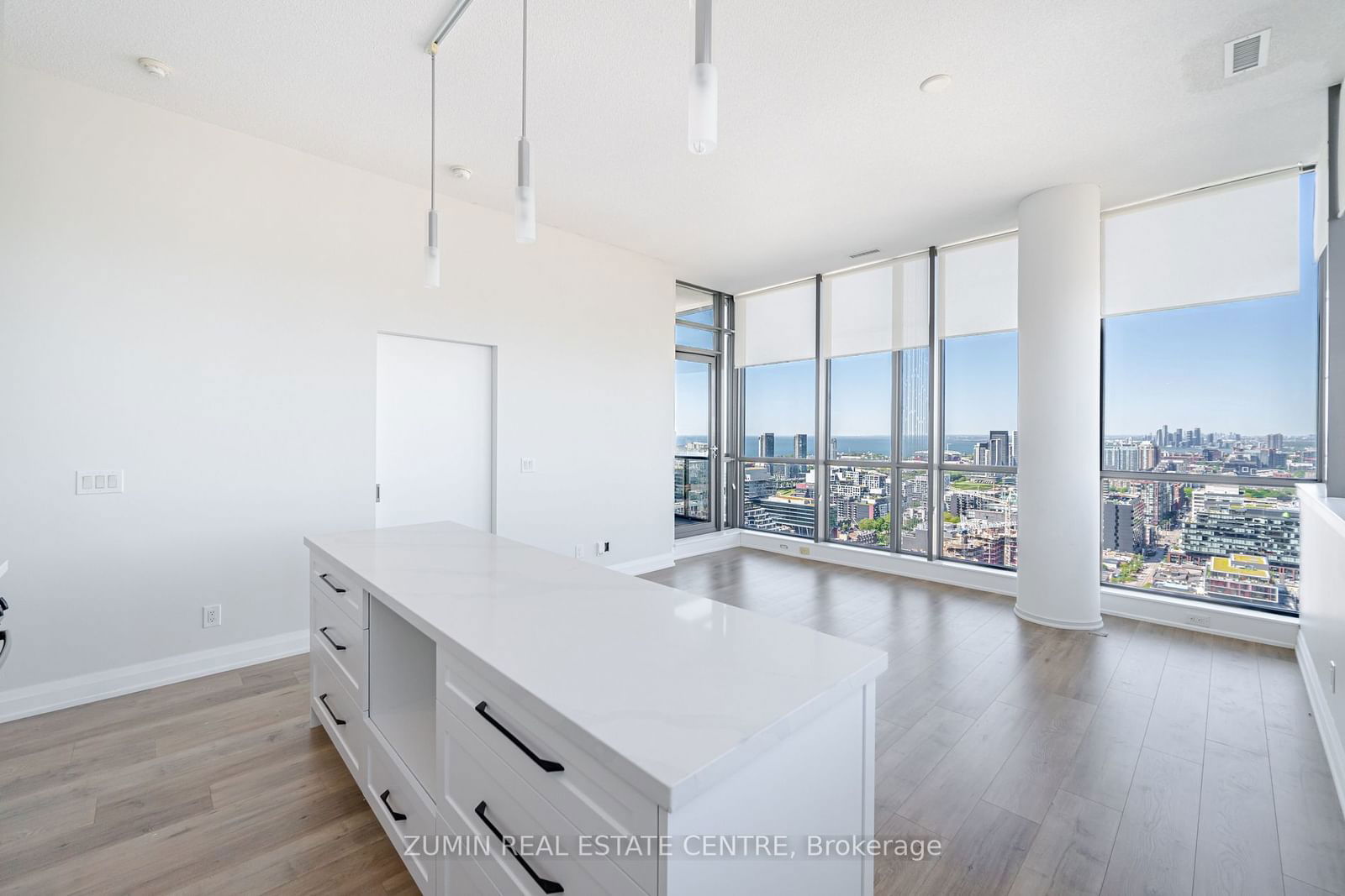 8 Charlotte St, unit 3502 for sale