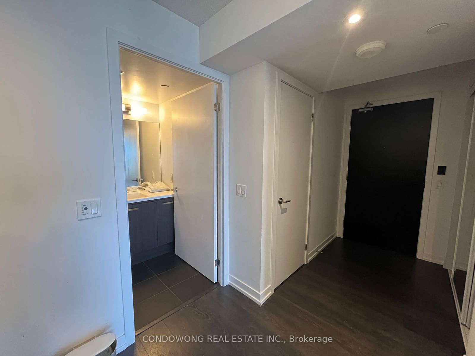 125 Redpath Ave, unit 3112 for rent