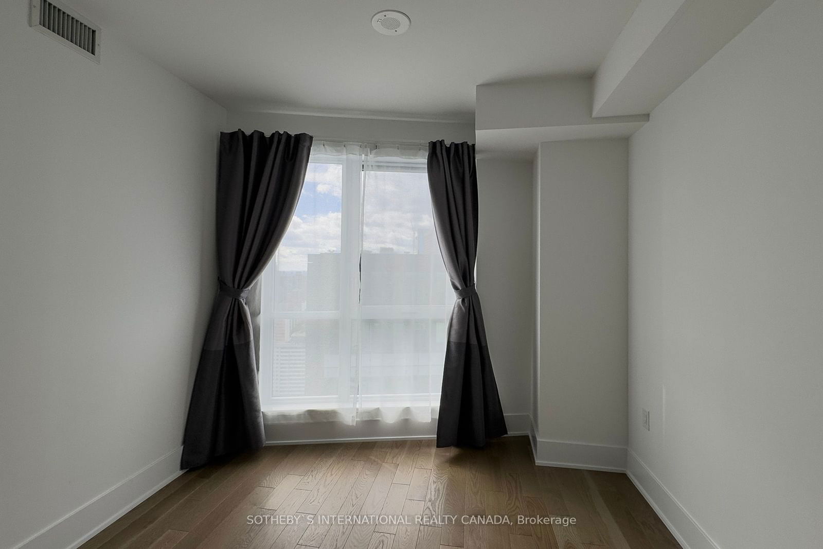 585 Bloor St E, unit 4022 for sale