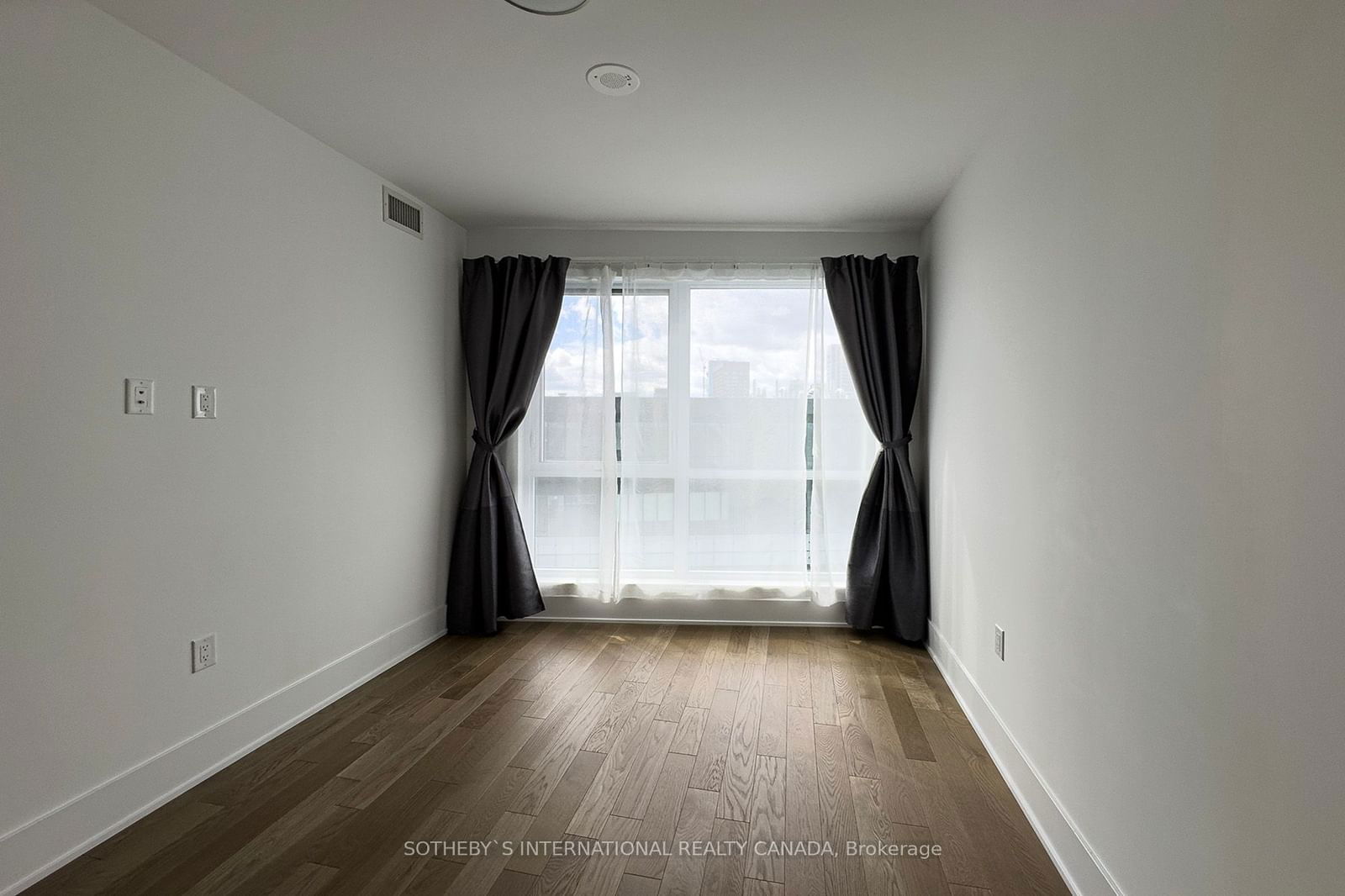 585 Bloor St E, unit 4022 for sale