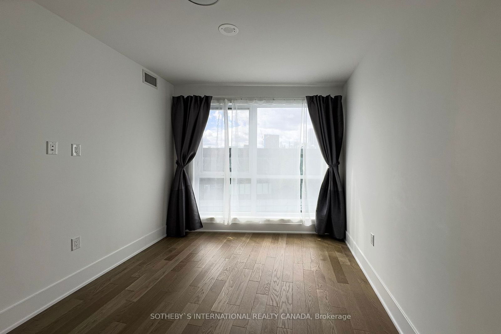 585 Bloor St E, unit 4022 for rent