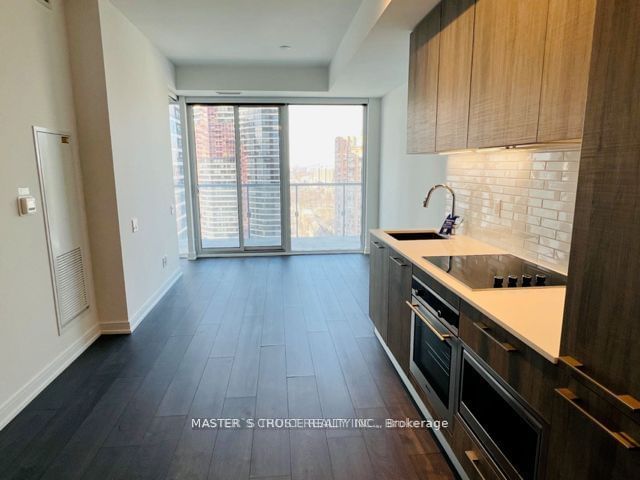 3 Gloucester St W, unit 2510 for rent