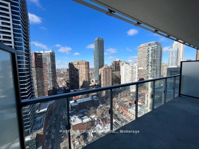 3 Gloucester St W, unit 2510 for rent