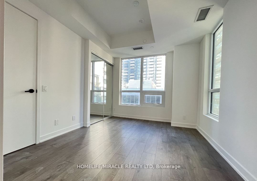 108 Peter St, unit 1306 for rent