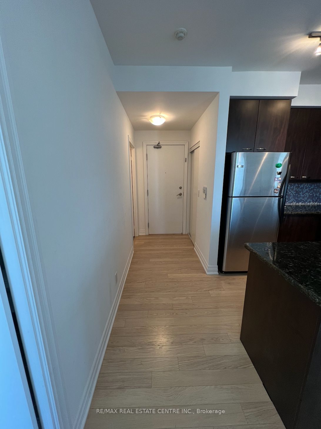 500 St Clair Ave W, unit 806 for rent