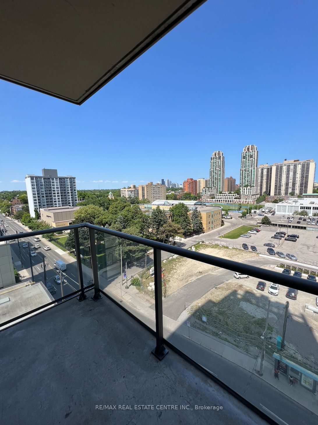 500 St Clair Ave W, unit 806 for rent