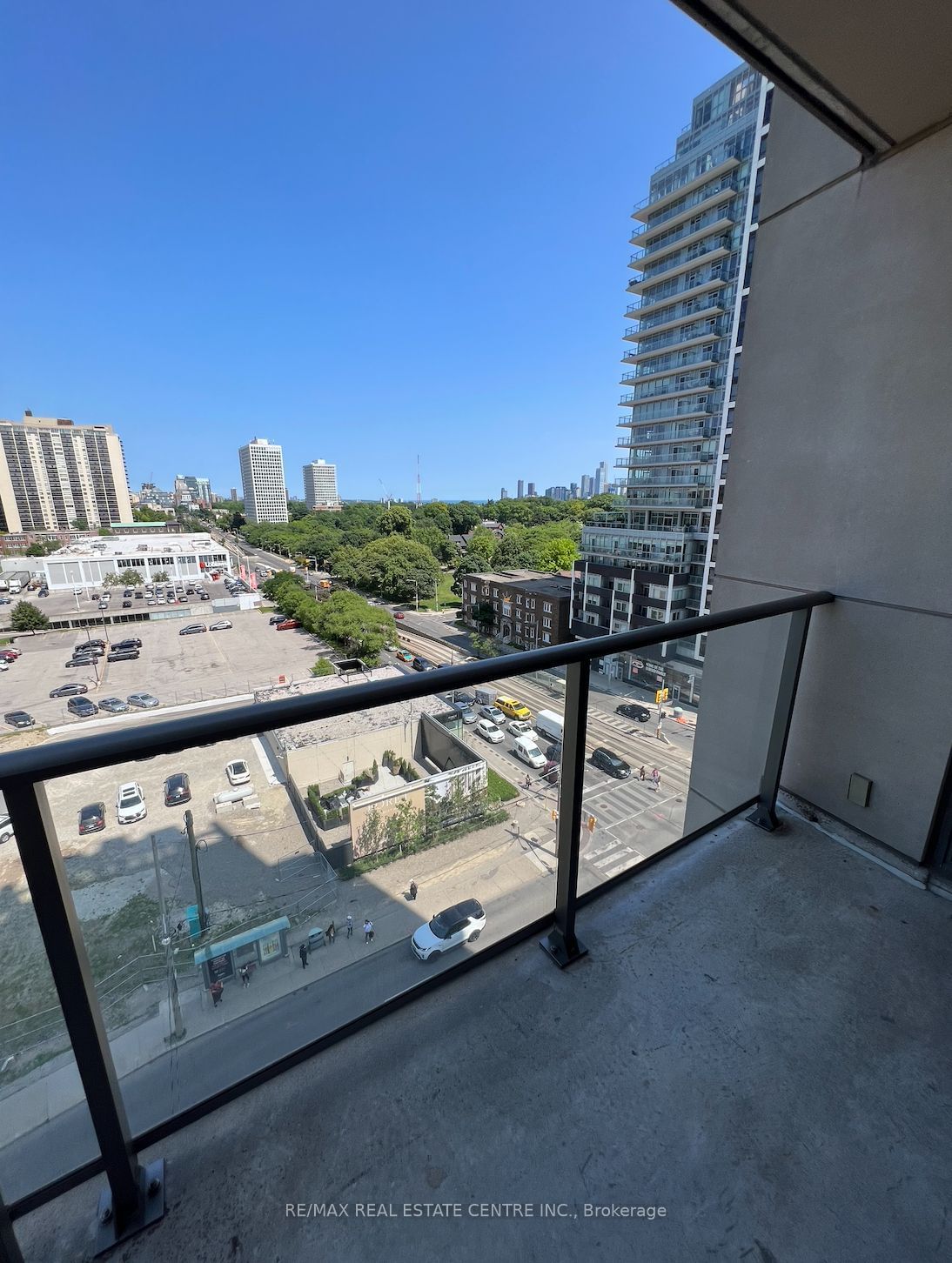 500 St Clair Ave W, unit 806 for rent