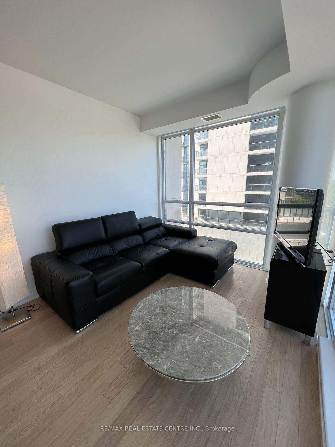 500 St Clair Ave W, unit 806 for rent